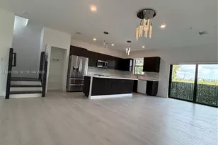 10479 NW 82nd St, Doral, FL 33178 - Photo 5