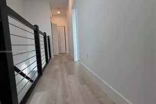 10479 NW 82nd St, Doral, FL 33178 - Photo 7