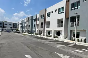 2561 NE 193rd St, Miami, FL 33180 - Photo 3