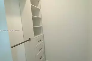 2561 NE 193rd St, Miami, FL 33180 - Photo 25