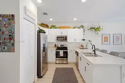 10589 W 33rd Ln, Hialeah, FL 33018 - Photo 15