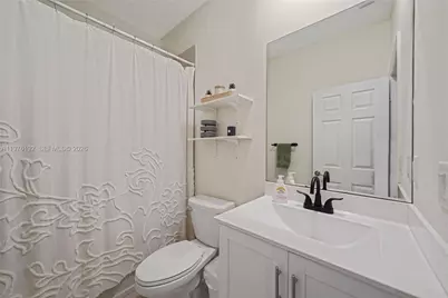10589 W 33rd Ln, Hialeah, FL 33018 - Photo 19