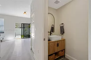 10589 W 33rd Ln, Hialeah, FL 33018 - Photo 7