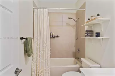 10589 W 33rd Ln, Hialeah, FL 33018 - Photo 21