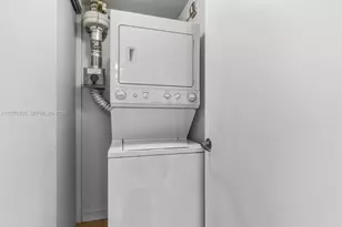 1040 Biscayne Blvd, Miami, FL 33132 - Photo 17