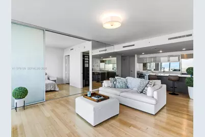 1040 Biscayne Blvd #1107, Miami, FL 33132 - Photo 9