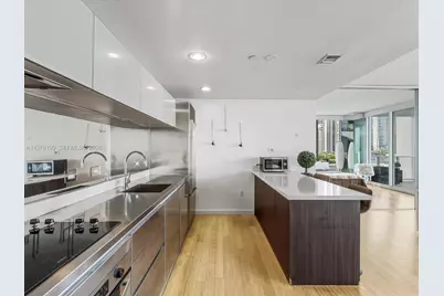 1040 Biscayne Blvd #1107, Miami, FL 33132 - Photo 15