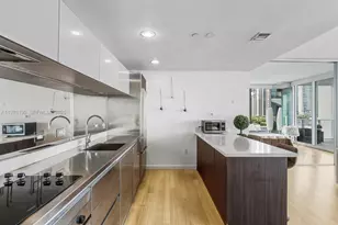 1040 Biscayne Blvd, Miami, FL 33132 - Photo 15