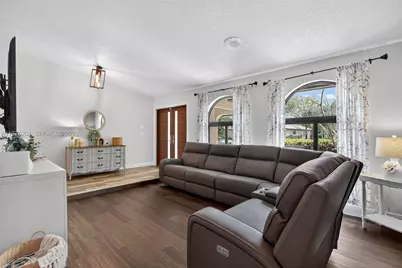 8681 NW 53rd Ct, Coral Springs, FL 33067 - Photo 7