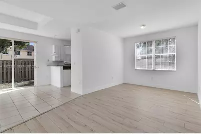 925 SW 152nd Ct, Miami, FL 33194 - Photo 5