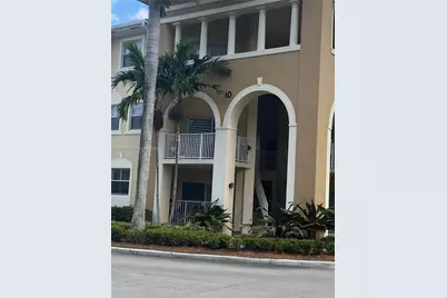 8800 NW 107th Ct #218, Doral, FL 33178 - Photo 3