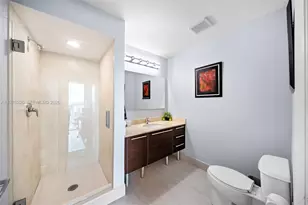 1900 N Bayshore Dr, Miami, FL 33132 - Photo 21