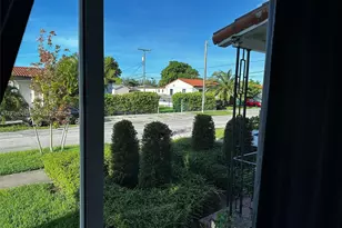 3560 NW 19th St, Miami, FL 33125 - Photo 7