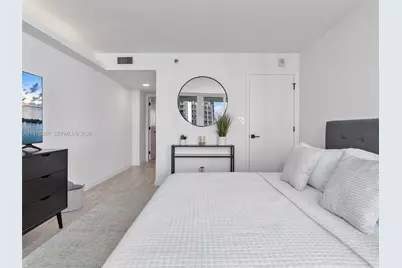 400 S Pointe Dr #2308, Miami Beach, FL 33139 - Photo 9