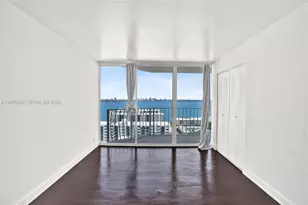 7601 E Treasure Dr, North Bay Village, FL 33141 - Photo 25