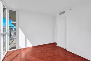 7601 E Treasure Dr, North Bay Village, FL 33141 - Photo 21