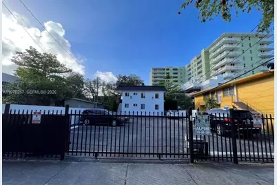 1152 NW 3rd St #2, Miami, FL 33128 - Photo 3