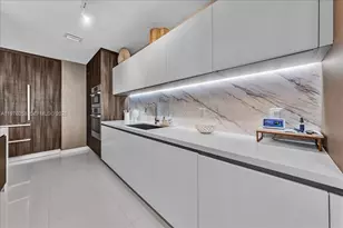 851 NE 1st Ave, Miami, FL 33132 - Photo 29