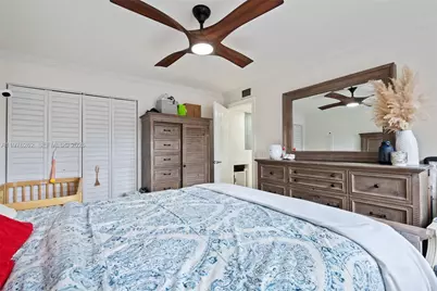 6523 NW 170th Ln, Hialeah, FL 33015 - Photo 17