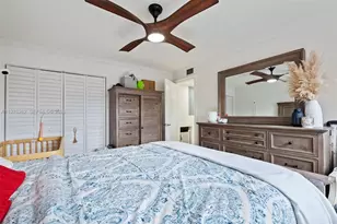 6523 NW 170th Ln, Hialeah, FL 33015 - Photo 17