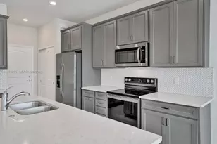 2202 Appleton Cir S, Oakland Park, FL 33309 - Photo 13