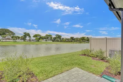 2202 S Appleton Circle S, Oakland Park, FL 33309 - Photo 9