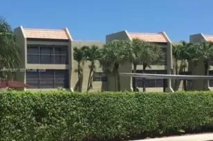 220 Lakeview Dr, Weston, FL 33326 - Photo 1