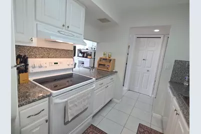 220 Lakeview Dr #312, Weston, FL 33326 - Photo 9