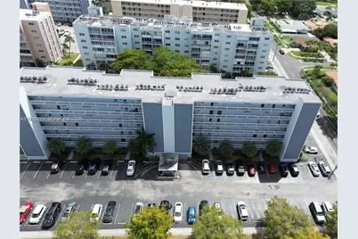 320 NE 12th Ave #703, Hallandale Beach, FL 33009 - Photo 1