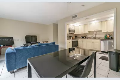 846 NW 81st Ter #6, Plantation, FL 33324 - Photo 7