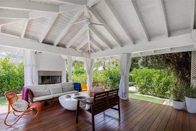 1098 NE 99th St, Miami Shores, FL 33138 - Photo 3