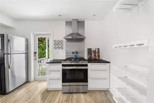 1098 NE 99th St, Miami Shores, FL 33138 - Photo 17