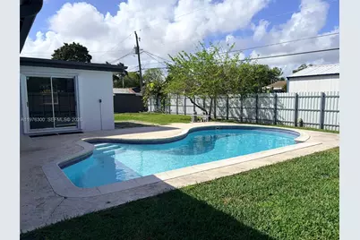 9825 SW 196, Cutler Bay, FL 33016 - Photo 15