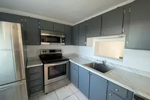 121 SE 3rd Ave, Dania Beach, FL 33004 - Photo 3