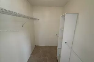 8100 Sunrise Lakes Blvd, Sunrise, FL 33322 - Photo 23