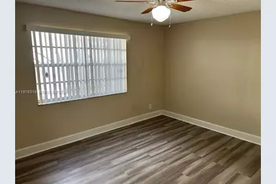 301 SW 86th Ave #102, Pembroke Pines, FL 33025 - Photo 11