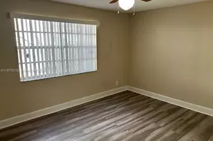 301 SW 86th Ave, Pembroke Pines, FL 33025 - Photo 11