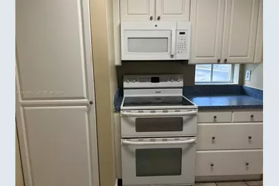 301 SW 86th Ave #102, Pembroke Pines, FL 33025 - Photo 13