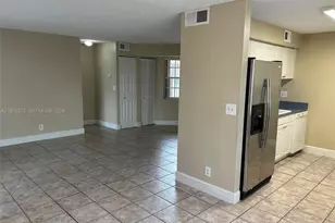 301 SW 86th Ave, Pembroke Pines, FL 33025 - Photo 5