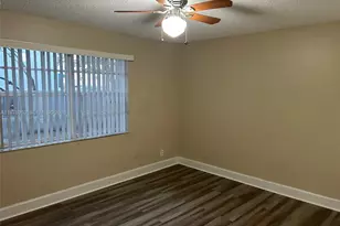 301 SW 86th Ave, Pembroke Pines, FL 33025 - Photo 13