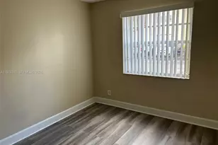301 SW 86th Ave, Pembroke Pines, FL 33025 - Photo 19