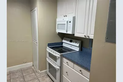 301 SW 86th Ave #102, Pembroke Pines, FL 33025 - Photo 3