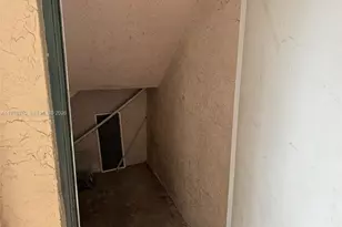 301 SW 86th Ave, Pembroke Pines, FL 33025 - Photo 25