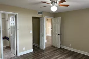 301 SW 86th Ave, Pembroke Pines, FL 33025 - Photo 13