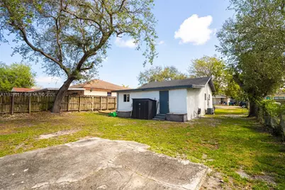 8012 NW 10th Ct, Miami, FL 33150 - Photo 21