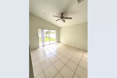 14215 NW 21st St, Pembroke Pines, FL 33028 - Photo 9