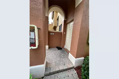 745 SW 107th Ave, Pembroke Pines, FL 33025 - Photo 9