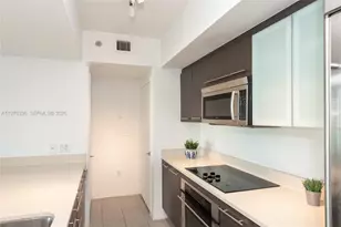 500 Brickell Ave, Miami, FL 33131 - Photo 7