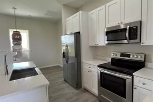 1088 Saturn Ct, Labelle, FL 33935 - Photo 3