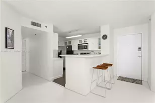 19555 E Country Club Dr, Aventura, FL 33180 - Photo 7